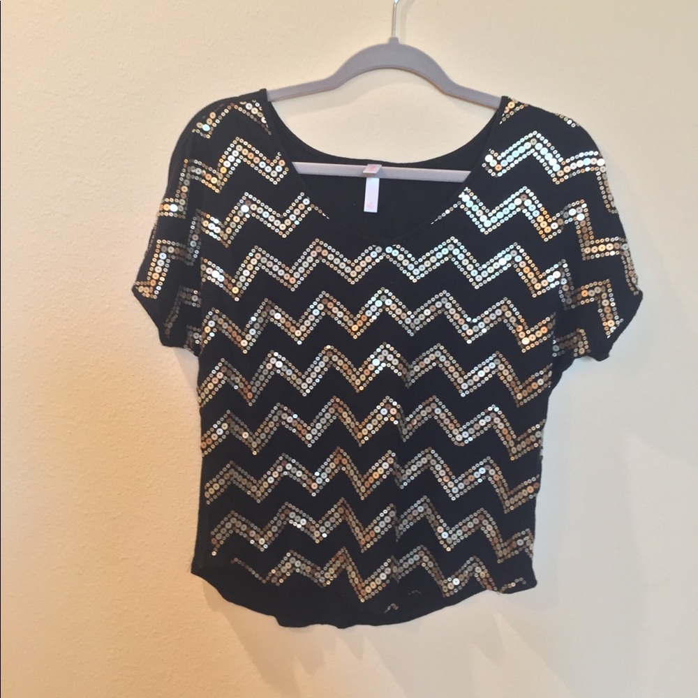 Black and gold sequin